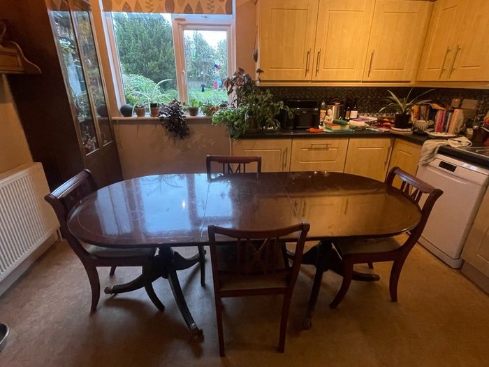 Extendable Dining Table
