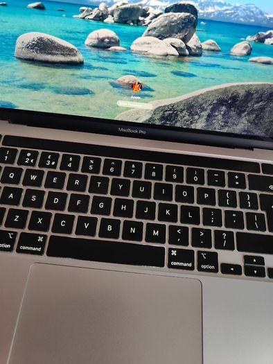 MacBook Pro 2020, 13-inch, 16gb ram, 512gb storage, 941 cycle count battery, like new condition