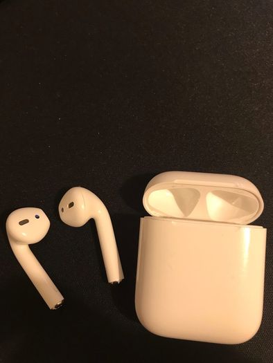 Apple AirPods