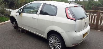 2013 Fiat Punto for parts low milage!!