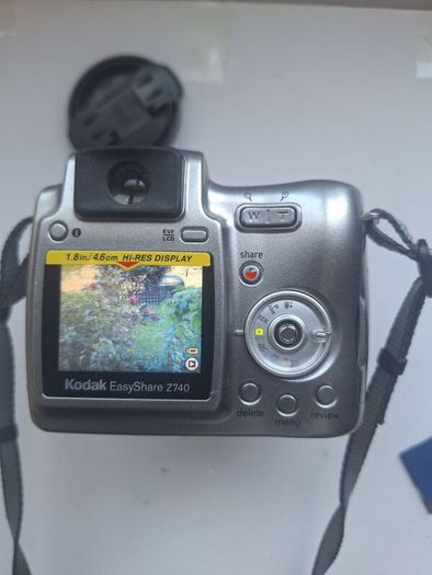 Kodak EasyShare Z740 digital bridge camera