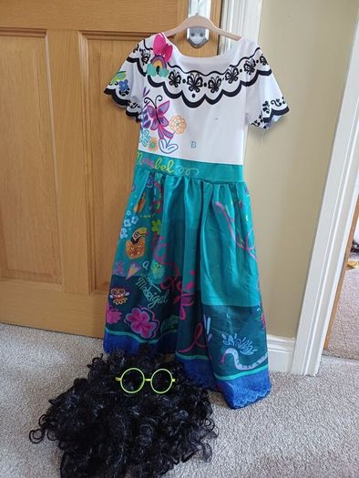 girl's dress up fancy dress costumes and accessories