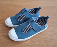 Kids' summer shoes (Size 12)