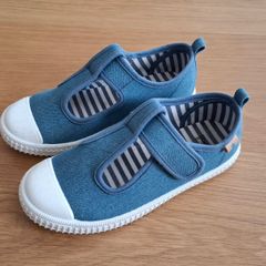 Kids' summer shoes (Size 12)