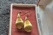 Vintage Golden tone Earrings