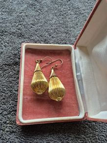 Vintage Golden tone Earrings