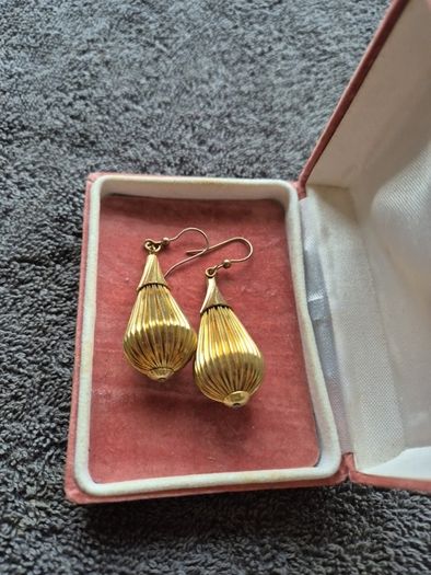 Vintage Golden tone Earrings