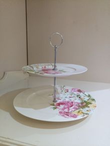 China 2 tier cake stand, D 28 cm & 20 cm