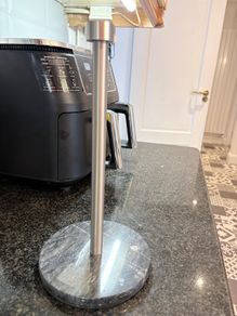 Kitchen roll holder
