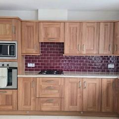Walnut Kitchen + Utility inc Oven, Sink & Gas Hob
