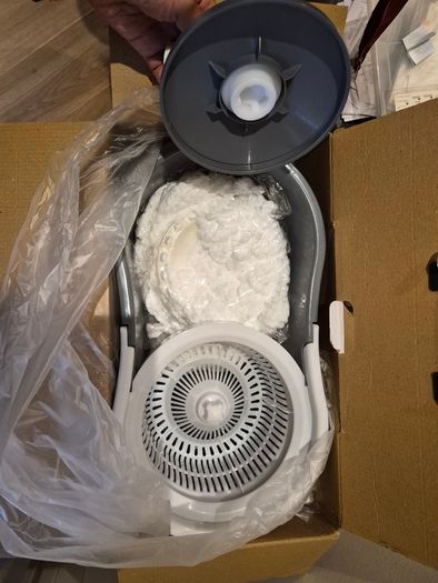 Brand New 6L Spin Mop & Bucket Set