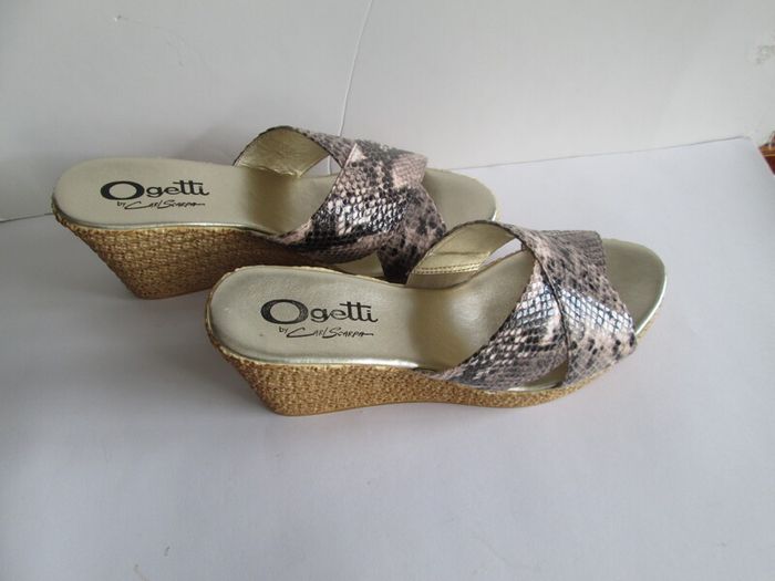 clothes shoes