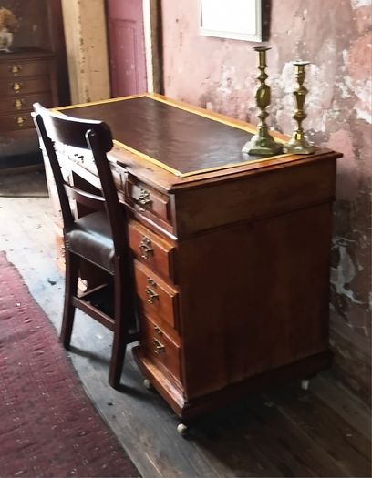 Victorian antique walnut pedestal desk