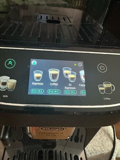 DeLonghi Magnifica Plus Bean To Cup Automatic Coffee Machine - Black