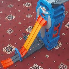 Hot wheels track