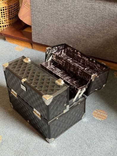 makeup box