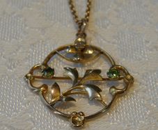 Antique Edwardian 9ct Gold Green Garnet Openwork Pendant & Belcher Chain Necklace