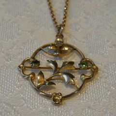 Antique Edwardian 9ct Gold Green Garnet Openwork Pendant & Belcher Chain Necklace
