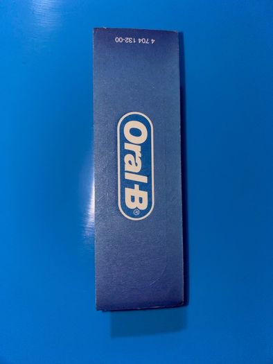 Oral B electric toothbrush replacement heads precision clean brand new