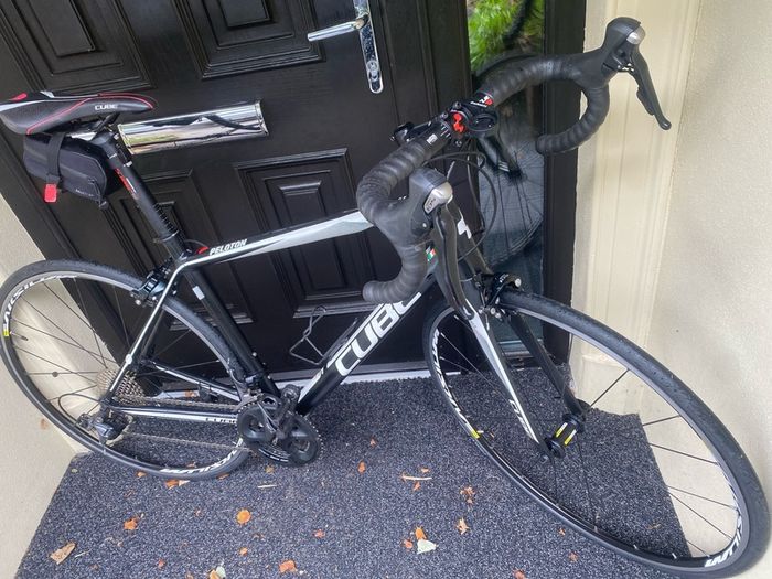 Like new Cube peloton SL 53cm shimano 105 mavic aksium wheels 700x25c wheels 2x11=22 speed comes with back bag holder bottle