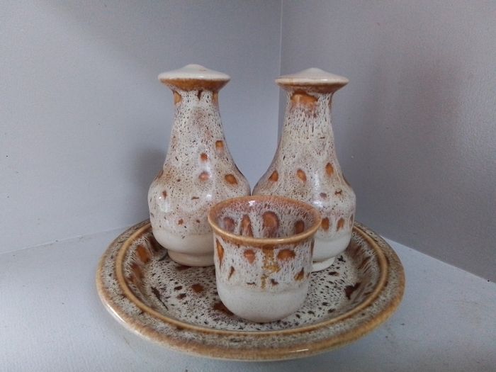 Foster's Pottery Condiment Set