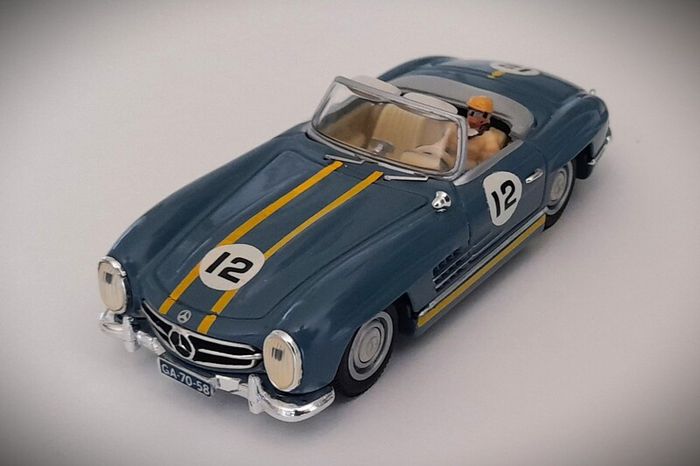 Diecast Model Mercedes-Benz 300SL (W198) Competition - Collectable Vanguards 1:43