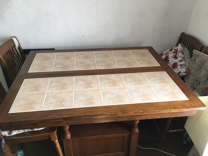 Table & chairs