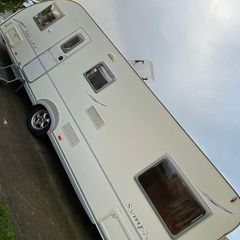 Fixed bed caravan