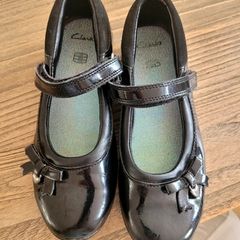 clarks girls shoes 1E