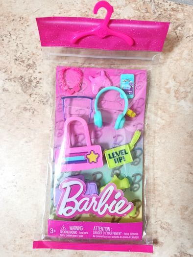 Barbie 2024 Mattel 2 x Barbie Fashionistas Fashion and Accessories GWD98 NEW