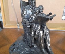 Genisis Ornament "Bedtime Stories"