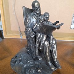 Genisis Ornament "Bedtime Stories"