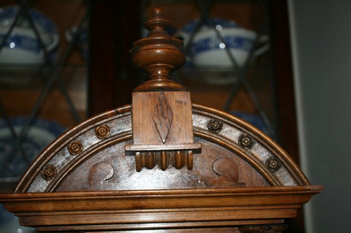 Antique Wood Carved P.H. S. 1800s Mantel Clock (in working order -  the clock doesn't ring) 21,5" x 11"