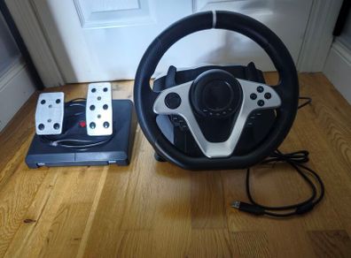 Genesis Seaborg 400 Gaming Steering Wheel & Pedals original box included great for a gift