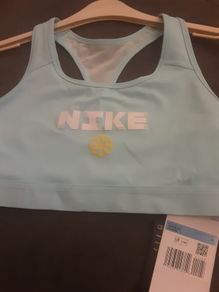 NIKE Sports SWOOSH Bra for Ultimate Comfort and Movement .. Size Medium .. Colour: Barely Green