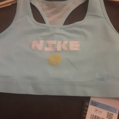 NIKE Sports SWOOSH Bra for Ultimate Comfort and Movement .. Size Medium .. Colour: Barely Green