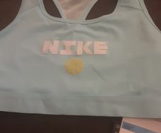 Sports Bra/NIKE Sports Bra .. Colour: Pale Green .. Size: Medium