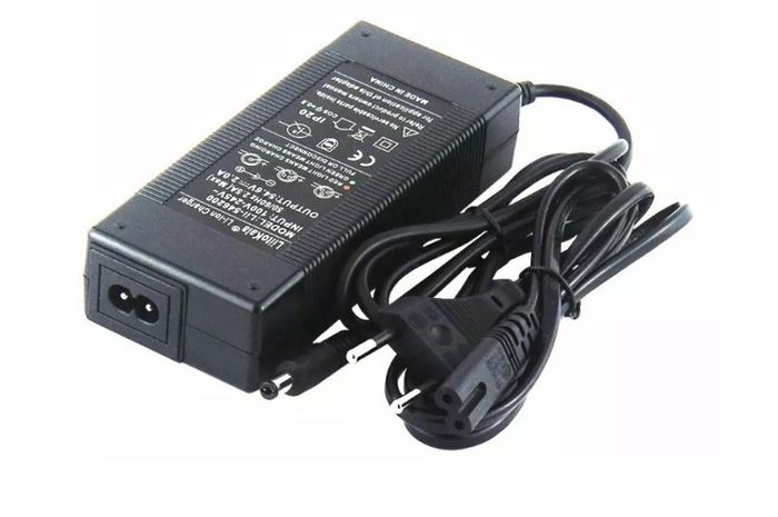54.6V 2A 13S 48V Li-ion Battery Charger Electric E Bike DC Output 5.5 X 2.1mm