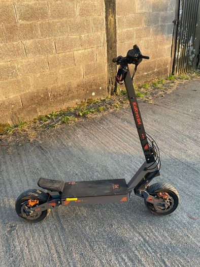Kukurin g4 e-scooter