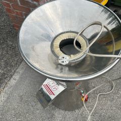 Bread crumbs machine