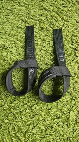 Wrist straps. Gym weightlifting straps