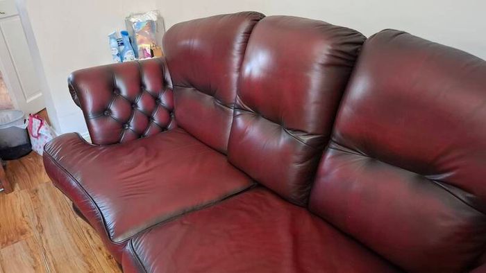 Leather Chesterfield 3 piece suite ( 3-2-1 with sprung pullout bed)