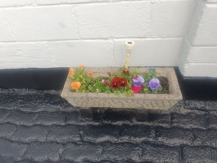 4 concrete  planters