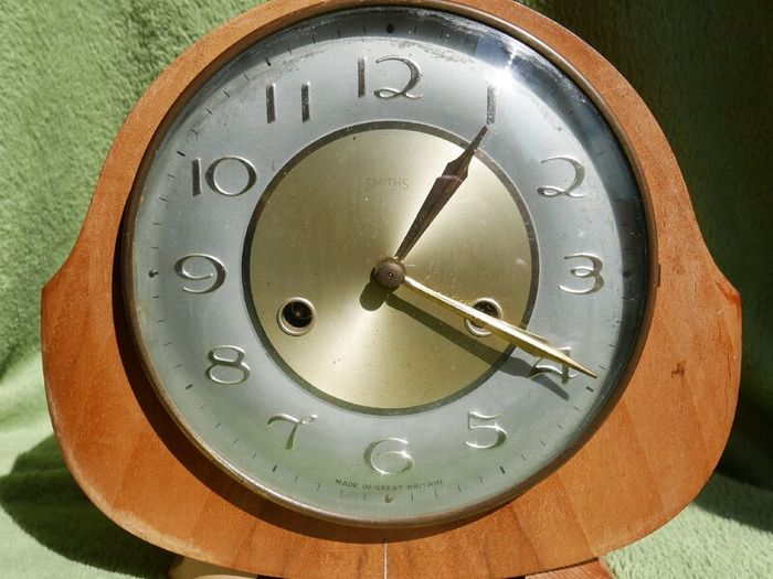 Vintage SMITHS Chiming Mantle Clock Mechanical  (works well)
