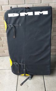 DMM Highball Pad Bouldering Mat Climbing Crashpad Crash Pad Matt Outdoor Climb High Ball SNAP Ocun E9 Metolius Organic Edelrid Mammut Asana Send Kinetic