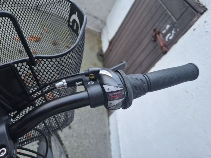 Apollo Twilight ladies bike with basket