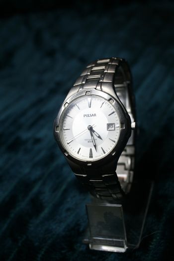 Mens Pulsar Titanium 100m Watch White Dial Vx42-x131