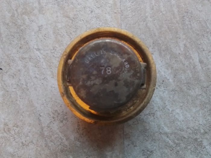 Mercedes 190d / 200 / 230 Thermostat.