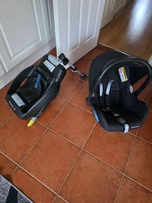 Maxi Cosi baby car seat with isofix