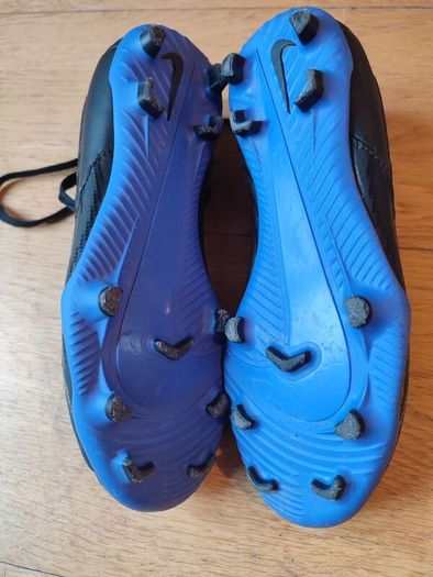 Football shoes